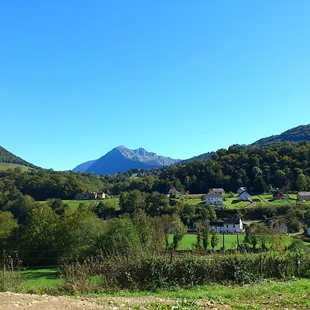 Petit Vue Sur Le Montagne Chalet